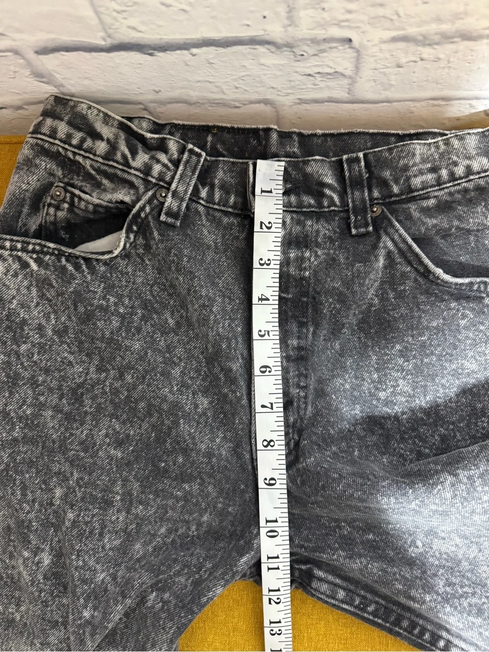 VINTAGE 80’s Men's Levi’s 550 Black ACID WASH Jeans - Size 31x32